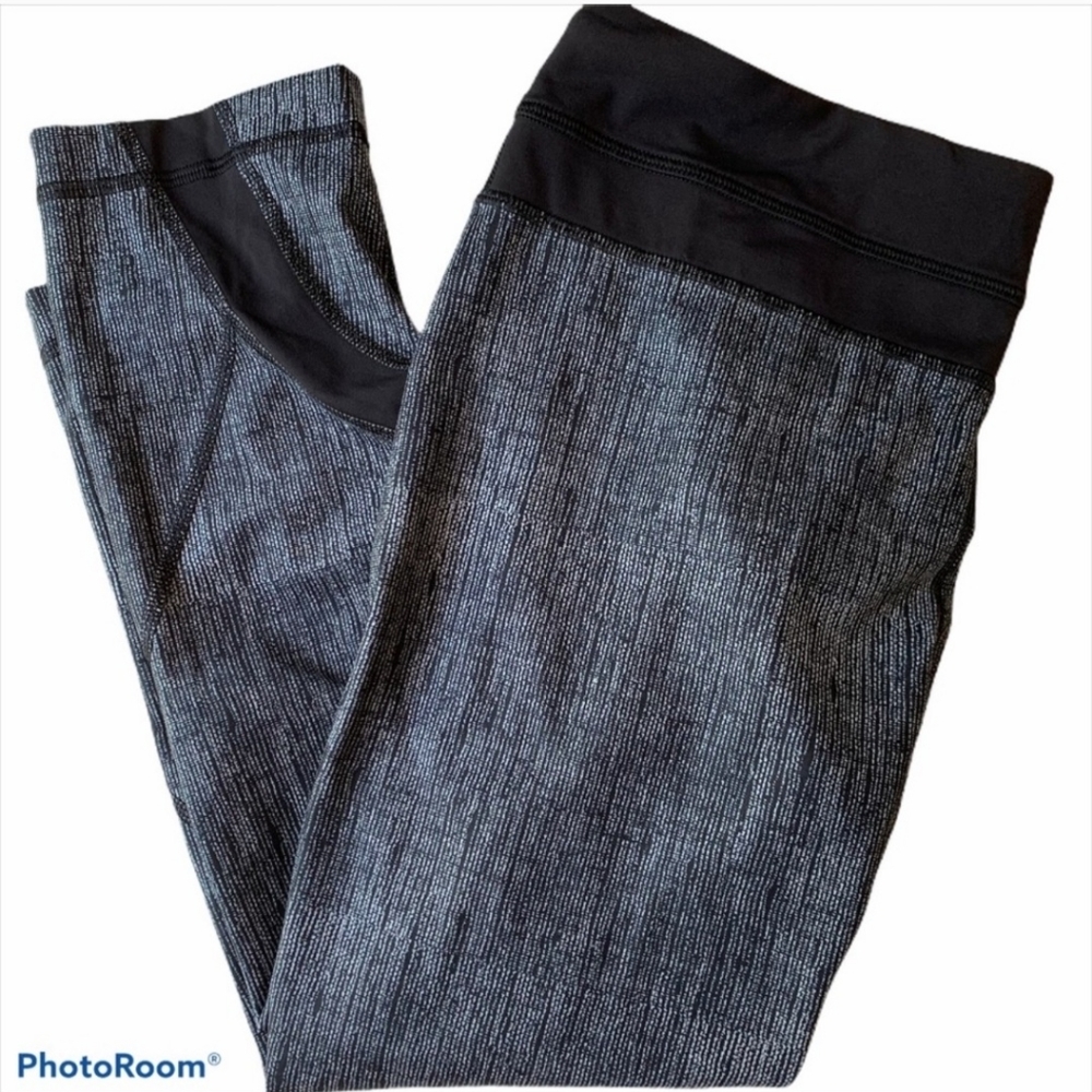 Lululemon crop leggings EUC